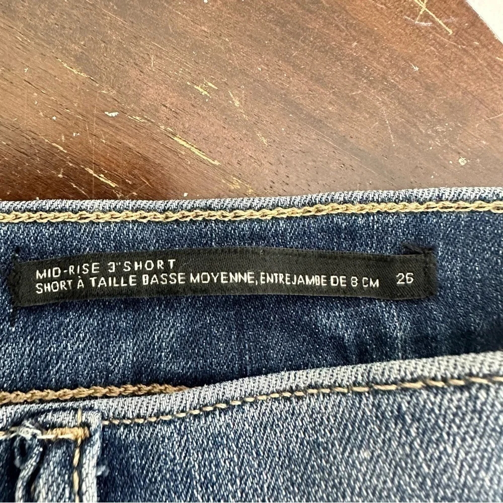 Banana Republic Premium Mid Rise 3.5” Short Size 26 - Picture 5 of 6